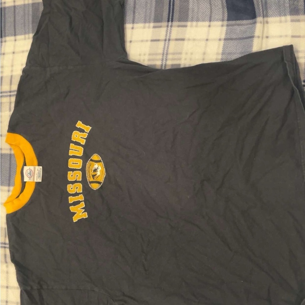 Missouri Graphic Tee - Black and Gold